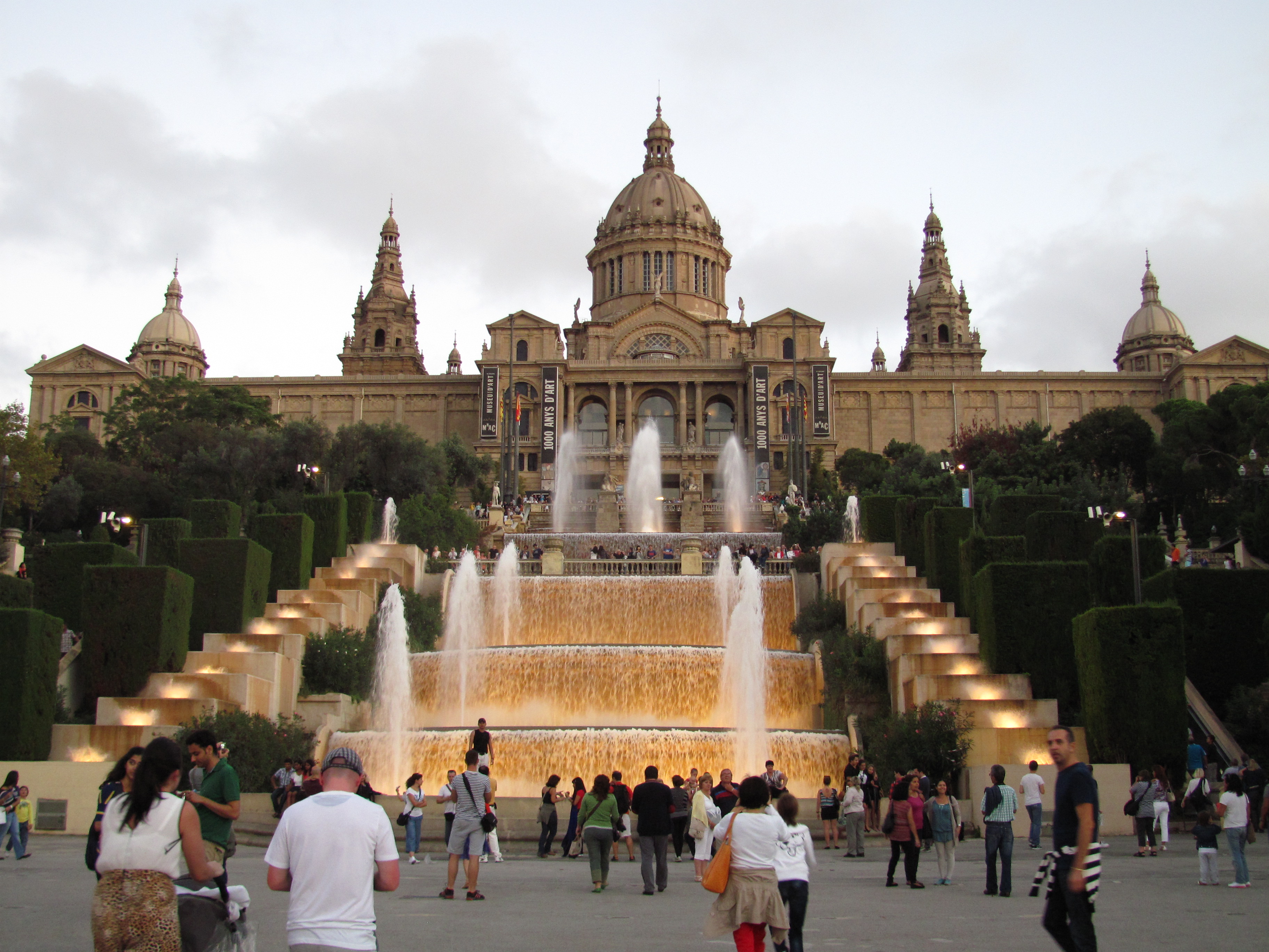 Telefono de agencia tributaria sants montjuic prostitutas en laguna de duero